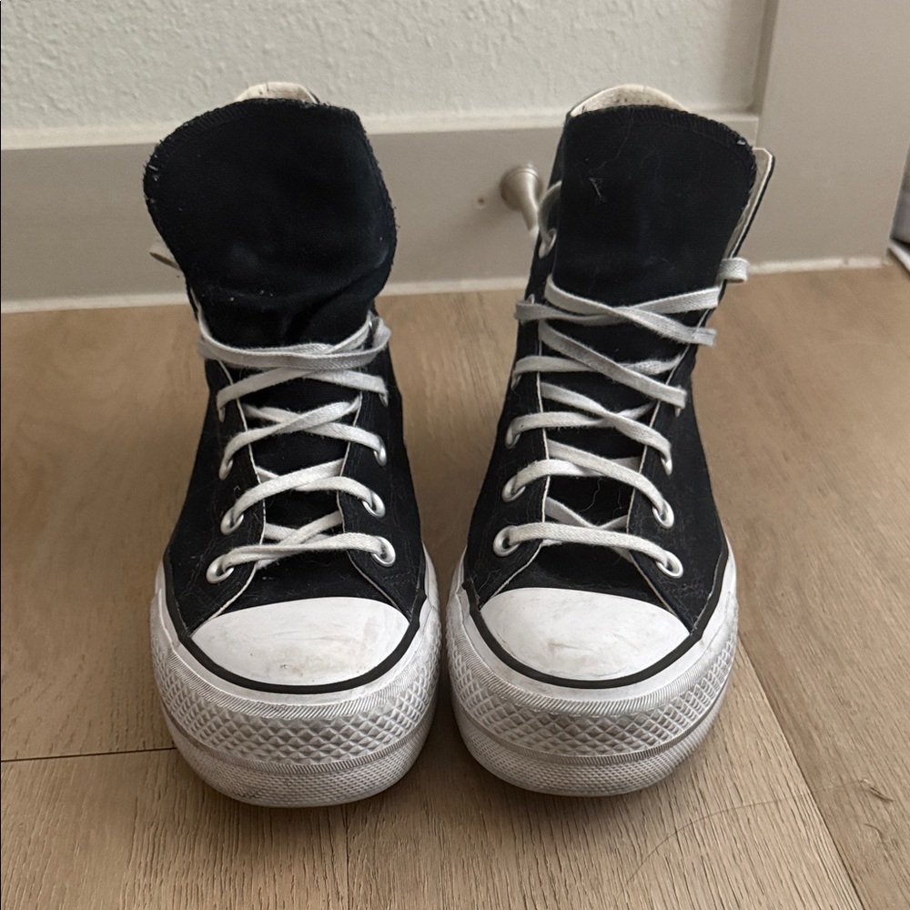 CONVERSE Black and White platform High-Top Sneakers